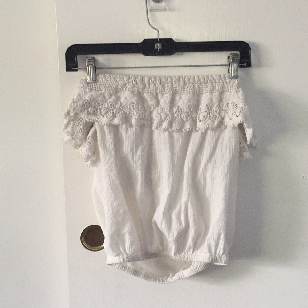 Off the shoulder Mossimo top